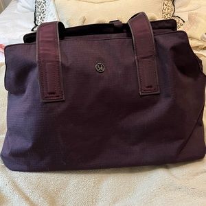 Lululemon Go Getter Bag in Dark Purple